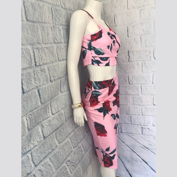5 ⭐️ Floral Crop Top & Skirt 2 Piece Set - Picture 4 of 8